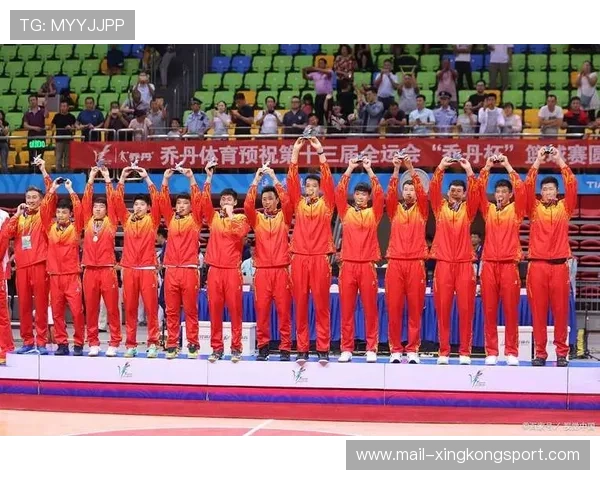 现场“火爆”战况：运动员同场竞技，场面激烈！